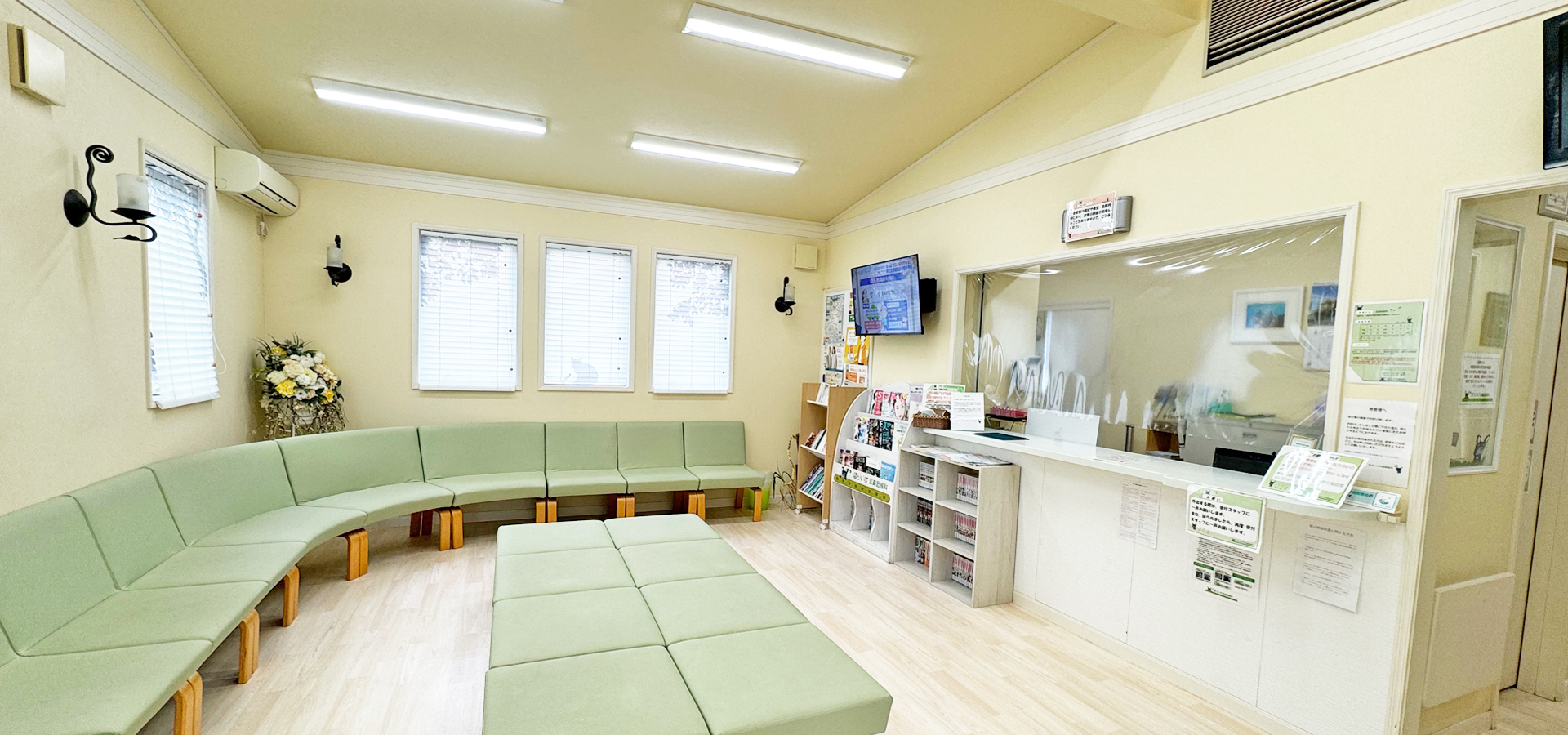医療法人 拓真会 ほりいけ耳鼻咽喉科の待合室
